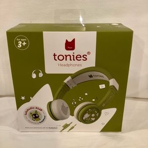 NWT Tonies Foldable Wired Headphones for Kids- Green